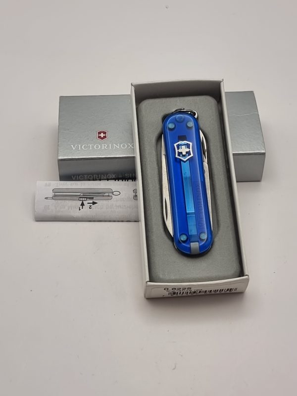 Victorinox Signature