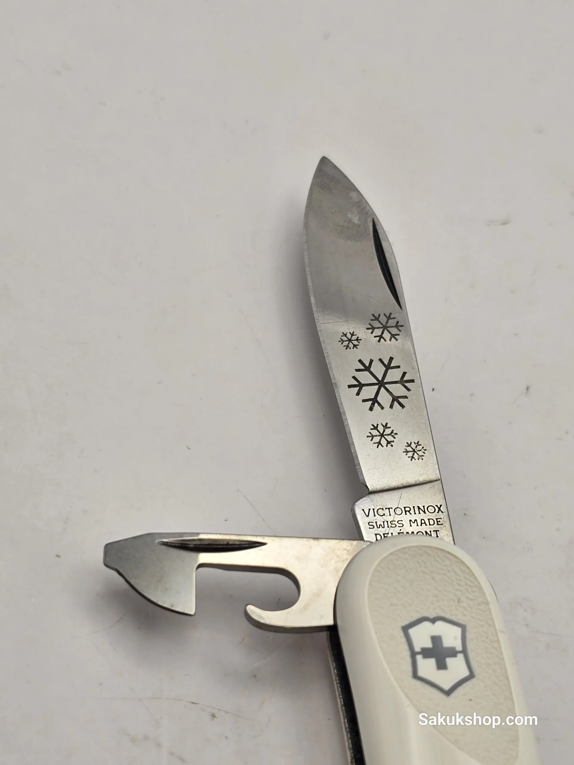 Victorinox Evolution White Christmas 2016 - Image 5
