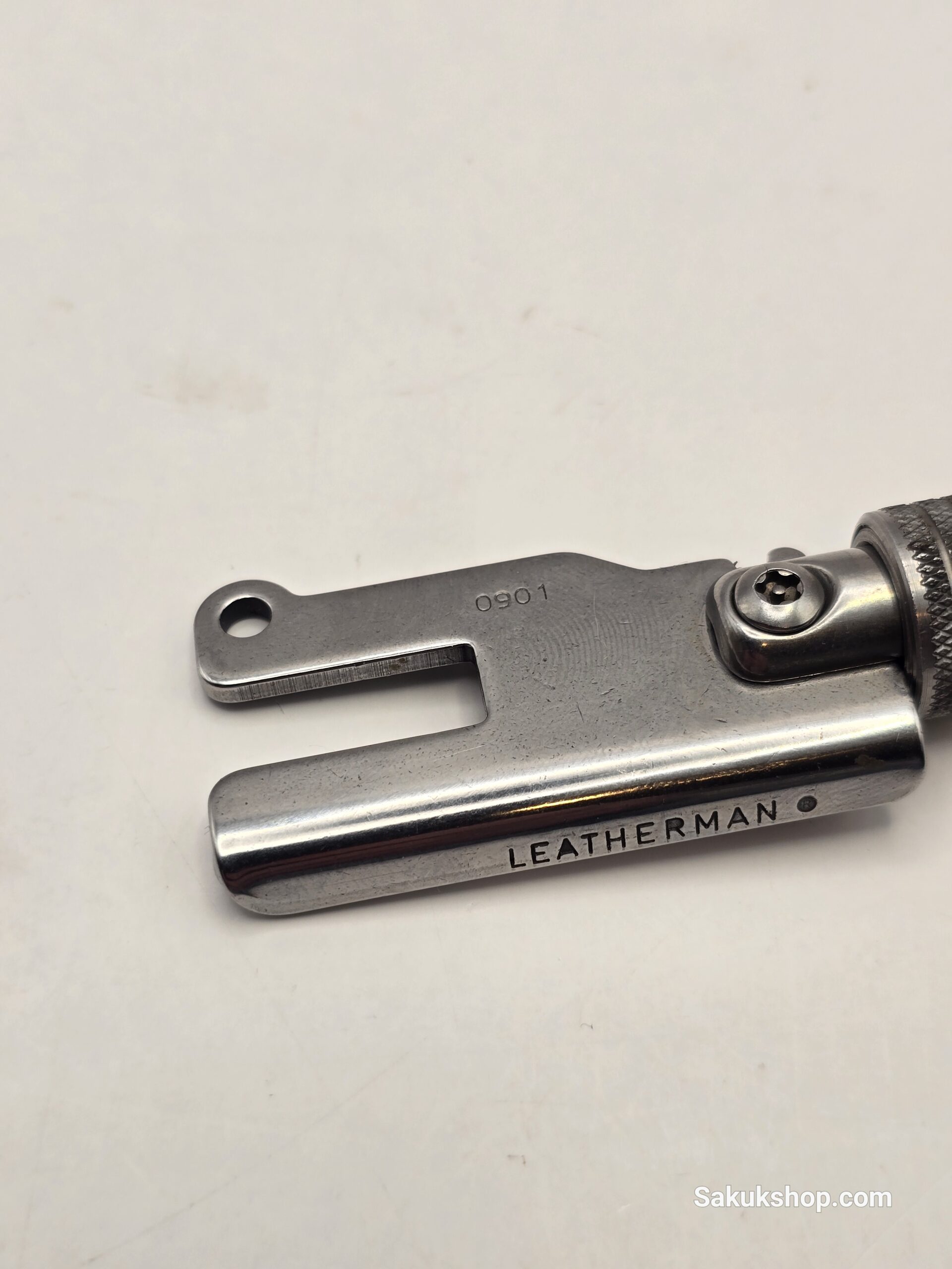 Leatherman Universal Tool Adaptor 09/2001 - Image 2