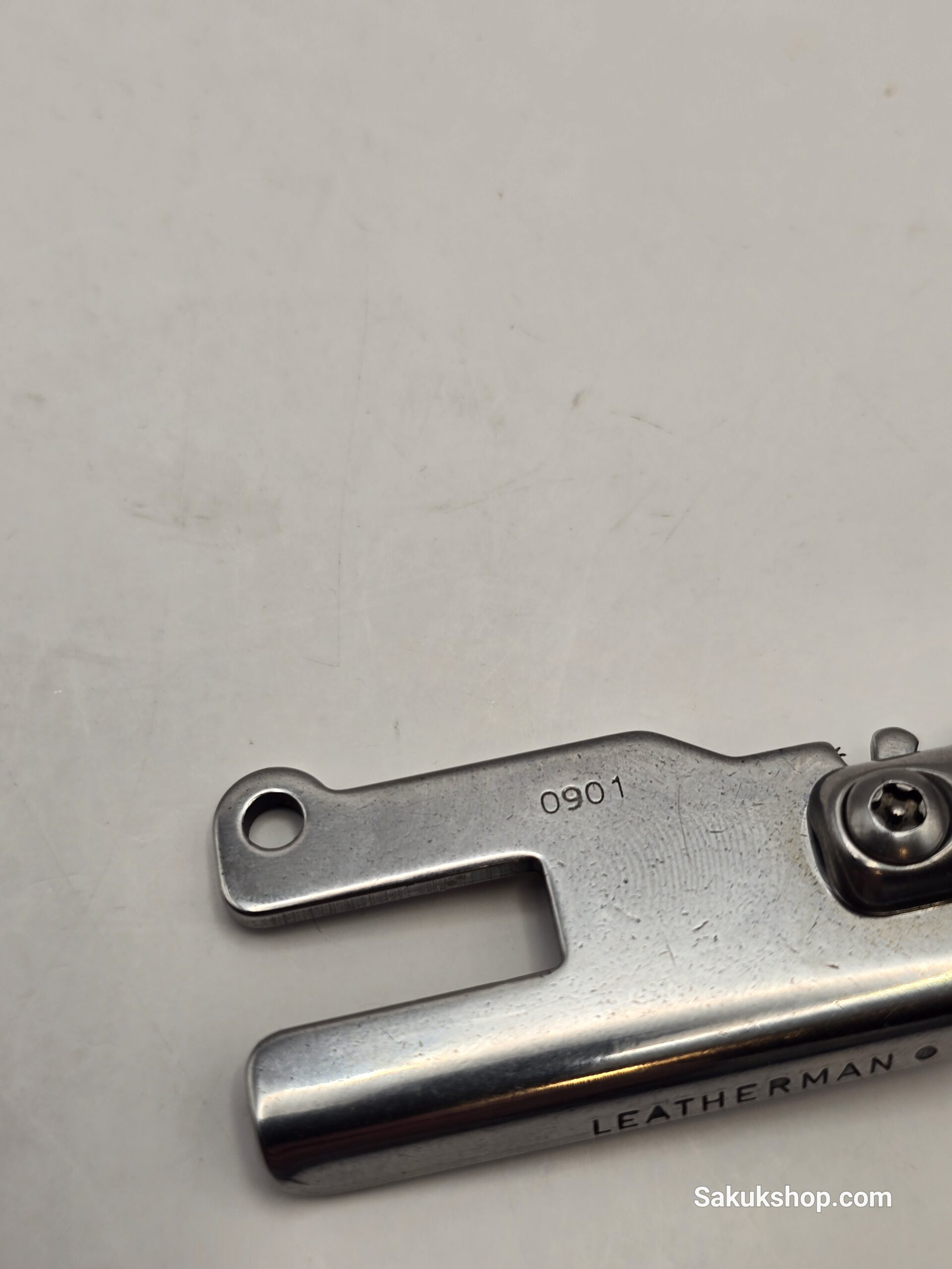 Leatherman Universal Tool Adaptor 09/2001 - Image 3